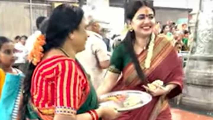 ಬನಶಂಕರಿ ದೇವಿ ಸನ್ನಿಧಿಯಲ್ಲಿ ಪವಿತ್ರಾ ಗೌಡ, ಇಲ್ಲಿದೆ ವಿಡಿಯೋ ಬನಶಂಕರಿ ದೇವಿ ಸನ್ನಿಧಿಯಲ್ಲಿ ಪವಿತ್ರಾ ಗೌಡ, ಇಲ್ಲಿದೆ ವಿಡಿಯೋ