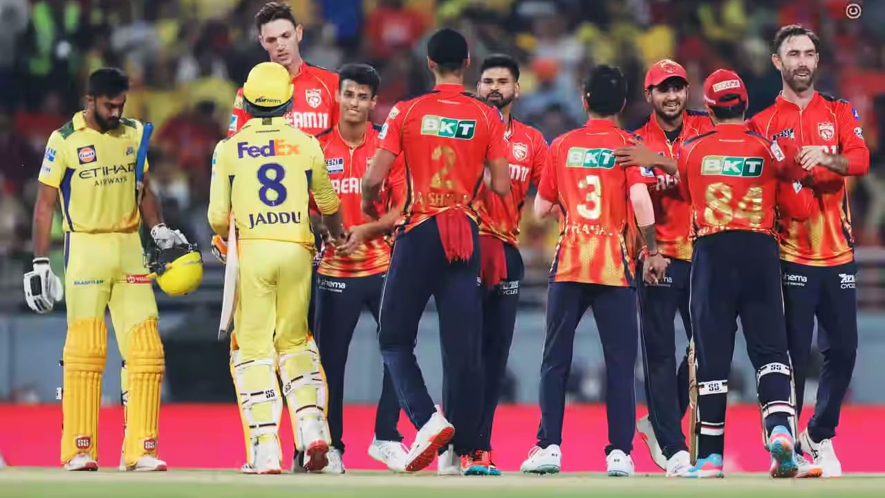 ಇನ್ನು ಈ ಪಂದ್ಯದಲ್ಲಿ ಮೊದಲು ಬ್ಯಾಟ್ ಮಾಡಿದ ಪಂಜಾಬ್ ಕಿಣಗ್ಸ್ ತಂಡವು ಪ್ರಿಯಾಂಶ್ ಆರ್ಯ (103) ಅವರ ಶತಕದ ನೆರವಿನಿಂದ 20 ಓವರ್ಗಳಲ್ಲಿ 219 ರನ್ ಕಲೆಹಾಕಿತು. ಈ ಗುರಿಯನ್ನು ಬೆನ್ನತ್ತಿದ ಚೆನ್ನೈ ಸೂಪರ್ ಕಿಂಗ್ಸ್ ತಂಡವು 20 ಓವರ್ಗಳಲ್ಲಿ 201 ರನ್ಗಳಿಸಲಷ್ಟೇ ಶಕ್ತರಾಗಿದ್ದಾರೆ. ಈ ಮೂಲಕ ಪಂಜಾಬ್ ಕಿಂಗ್ಸ್ ತಂಡ 18 ರನ್ಗಳ ಜಯ ಸಾಧಿಸಿದೆ.