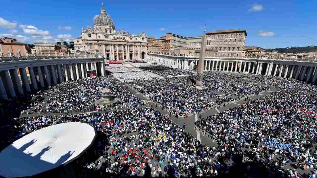 ರೋಮ್‌ನ ಚರ್ಚ್​​ನಲ್ಲಿ ಪೋಪ್ ಫ್ರಾನ್ಸಿಸ್ ಅಂತ್ಯಕ್ರಿಯೆ; ಭಾರತದ ರಾಷ್ಟ್ರಪತಿ ದ್ರೌಪದಿ ಮುರ್ಮು, ಟ್ರಂಪ್, ಝೆಲೆನ್ಸ್ಕಿ ಭಾಗಿ