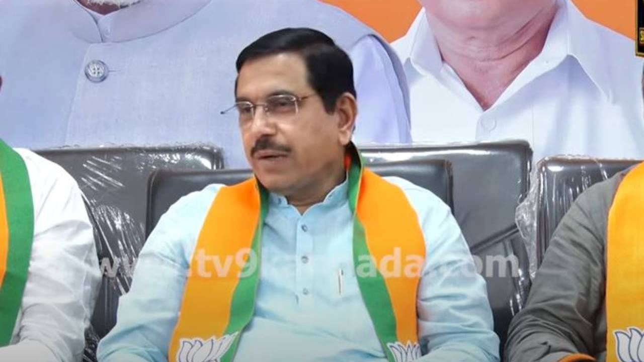 ಕಾಂಗ್ರೆಸ್  ಸರ್ಕಾರ ಇರುವೆಡೆಯೆಲ್ಲ ಕಾನೂನುಬಾಹಿರ ಚಟುವಟಿಕೆಗಳು ನಡೆಯುತ್ತವೆ: ಪ್ರಲ್ಹಾದ್ ಜೋಶಿ