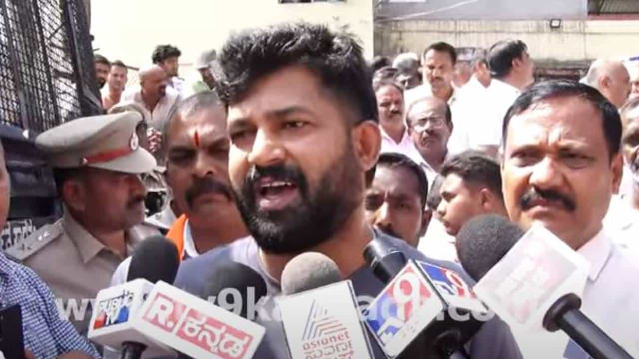 ನಮ್ಮ ಕಾರ್ಯಕರ್ತನ ಕುಟುಂಬಕ್ಕೆ ಪೊನ್ನಣ್ಣ ನೀಡುವ ಭಿಕ್ಷೆಯ ಅಗತ್ಯವಿಲ್ಲ: ಪ್ರತಾಪ್ ಸಿಂಹ