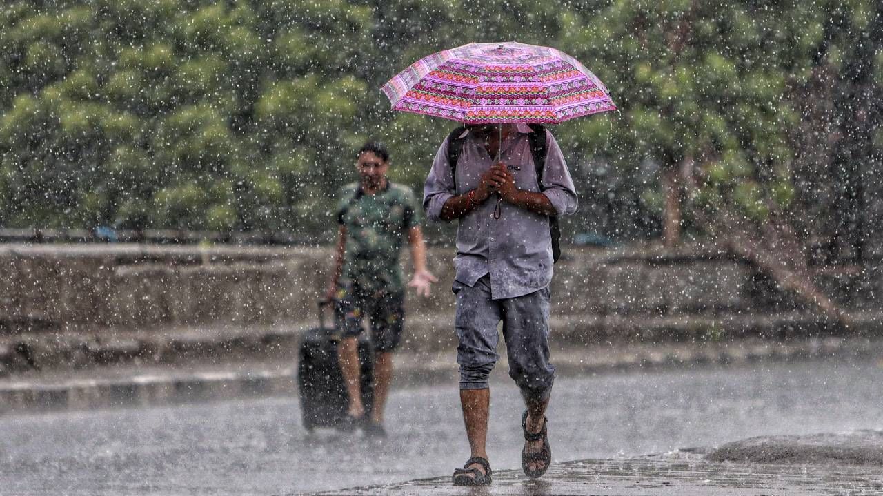 ಬೆಂಗಳೂರು ಸೇರಿದಂತೆ ರಾಜ್ಯದ ಹಲವು ಜಿಲ್ಲೆಗಳಲ್ಲಿ ಗಡುಗು ಸಹಿತ ಮಳೆ: ಹವಾಮಾನ ಇಲಾಖೆ ಭವಿಷ್ಯ