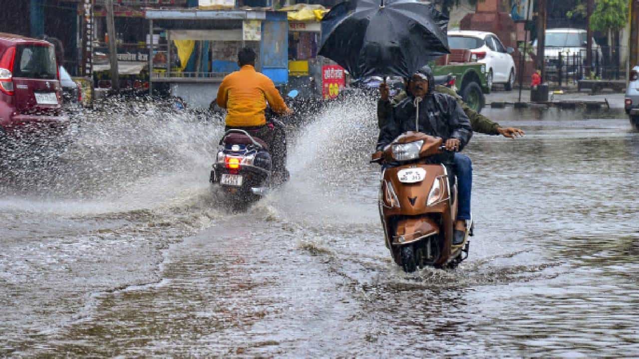 Karnataka Weather: ಬೆಂಗಳೂರಿನಲ್ಲಿ ಮೋಡಕವಿದ ವಾತಾವರಣ, ಇಂದು ಕರ್ನಾಟಕದ ಎಲ್ಲೆಲ್ಲಿ ಮಳೆ? ಇಲ್ಲಿದೆ ಮಾಹಿತಿ