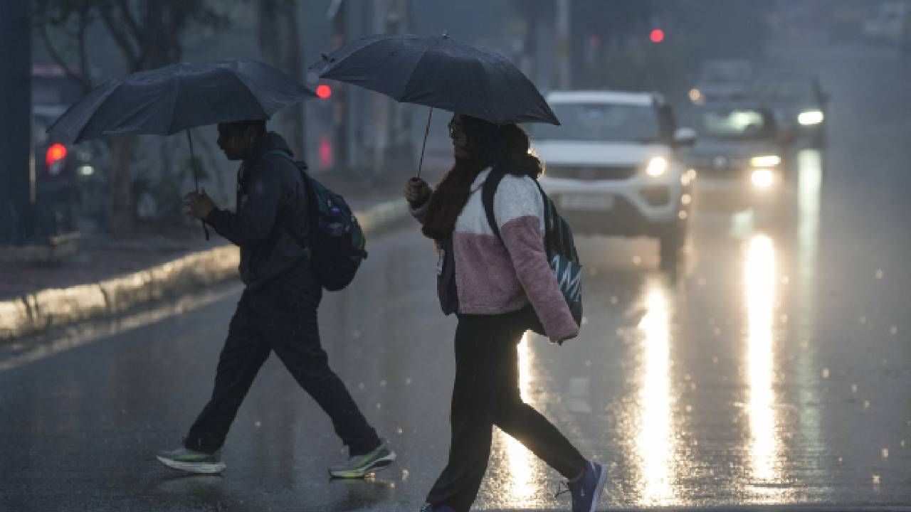 Karnataka Rains: ಬೆಂಗಳೂರು ಸೇರಿ ಕರ್ನಾಟಕದ 18 ಜಿಲ್ಲೆಗಳಲ್ಲಿ ಇಂದು ಗುಡುಗು ಸಹಿತ ಮಳೆ