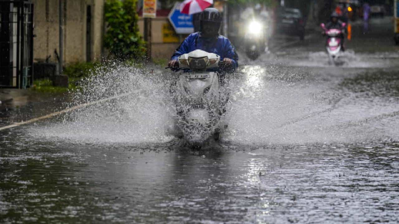 Karnataka Rains: ಬೆಂಗಳೂರಿನಲ್ಲಿ ಮೋಡಕವಿದ ವಾತಾವರಣ, ಸಂಜೆ ಭಾರಿ ಮಳೆ ಸಾಧ್ಯತೆ