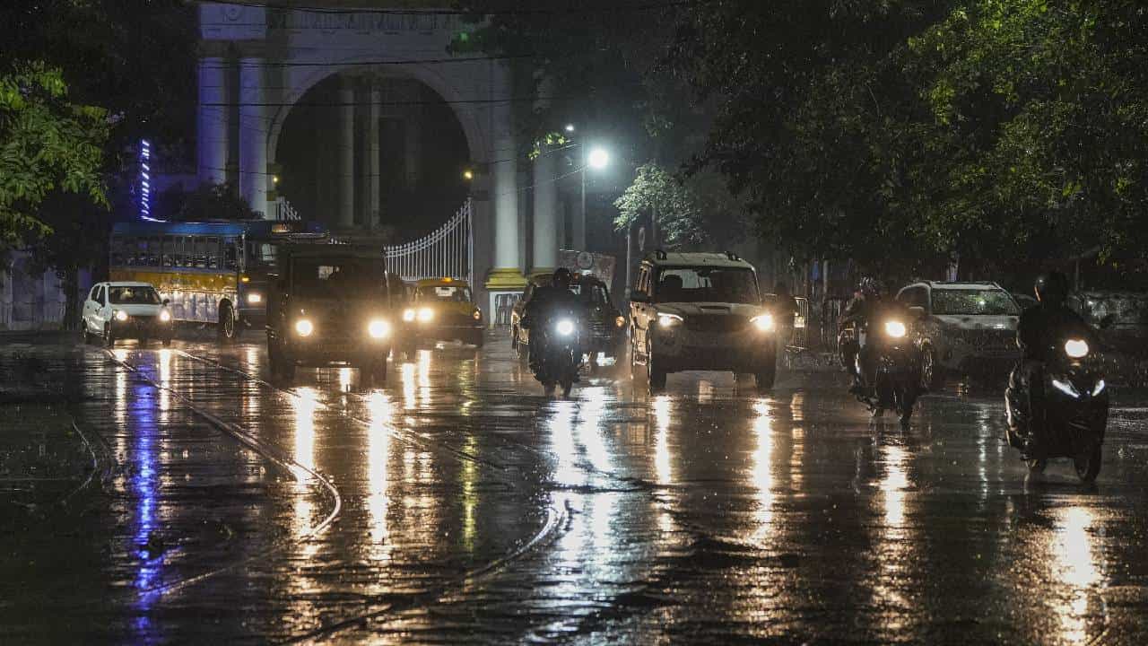 Karnataka Weather: ಕರ್ನಾಟಕದಾದ್ಯಂತ ಮಳೆಯ ಅಬ್ಬರ,  ಇಂದು ಎಲ್ಲೆಲ್ಲಿ ಹೆಚ್ಚು ಮಳೆಯಾಗಲಿದೆ?