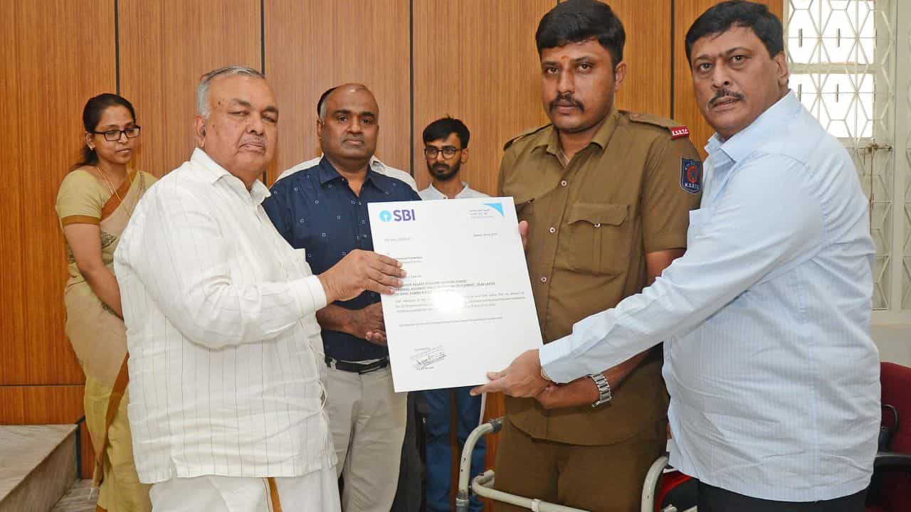ಅಪಘಾತದಲ್ಲಿ ಕಾಲು ಕಳೆದುಕೊಂಡ ಕೆಎಸ್‌ಆರ್‌ಟಿಸಿ ಸಿಬ್ಬಂದಿಗೆ 25 ಲಕ್ಷ ರೂ ಪರಿಹಾರ