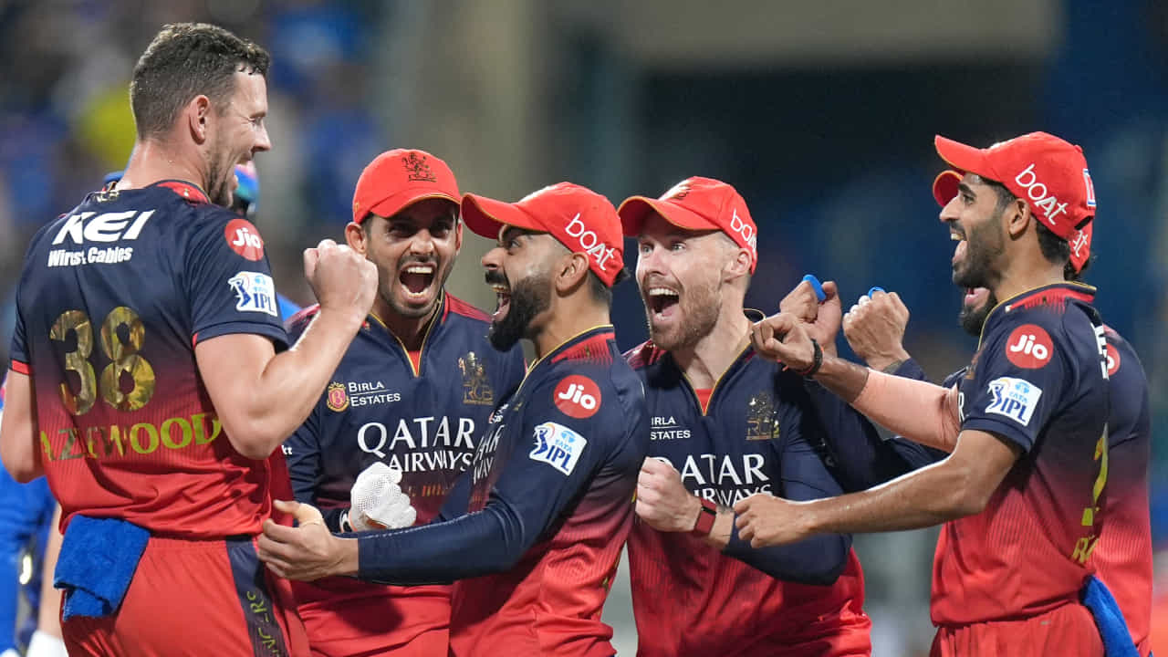 IPL 2025: ಟ್ರೋಫಿ ಎತ್ತುವ ಮೊದಲೇ ಇತಿಹಾಸ ಸೃಷ್ಟಿಸುವ ತವಕದಲ್ಲಿ ಆರ್ಸಿಬಿ IPL 2025: ಟ್ರೋಫಿ ಎತ್ತುವ ಮೊದಲೇ ಇತಿಹಾಸ ಸೃಷ್ಟಿಸುವ ತವಕದಲ್ಲಿ ಆರ್ಸಿಬಿ