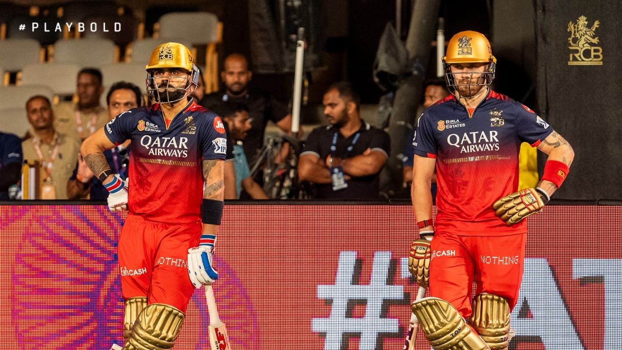 ಆರ್ಸಿಬಿಗೆ ನಿರೀಕ್ಷಿತ ಆರಂಭವೇ ಸಿಕ್ಕಿತು. ಫಿಲ್ ಸಾಲ್ಟ್ ಹಾಗೂ ವಿರಾಟ್ ಕೊಹ್ಲಿ ಕೇವಲ 3.5 ಓವರ್ಗಳಲ್ಲಿ ಬರೋಬ್ಬರಿ 61 ರನ್ ಕಲೆಹಾಕಿದರು. ಆದರೆ ಈ ಇಬ್ಬರ ಜೊತೆಯಾಟ ಅಂತ್ಯವಾದ ಬಳಿಕ ಆರ್ಸಿಬಿಯ ಪೆವಿಲಿಯನ್ ಪರೇಡ್ ಆರಂಭವಾಯಿತು. ಡೆಲ್ಲಿ ಬೌಲರ್ಗಳ ಕರಾರುವಕ್ಕಾದ ದಾಳಿಯ ಮುಂದೆ ಆರ್ಸಿಬಿ ಆಟಗಾರರಿಗೆ ಮುಕ್ತವಾಗಿ ಆಡಲು ಸಾಧ್ಯವಾಗಲಿಲ್ಲ.