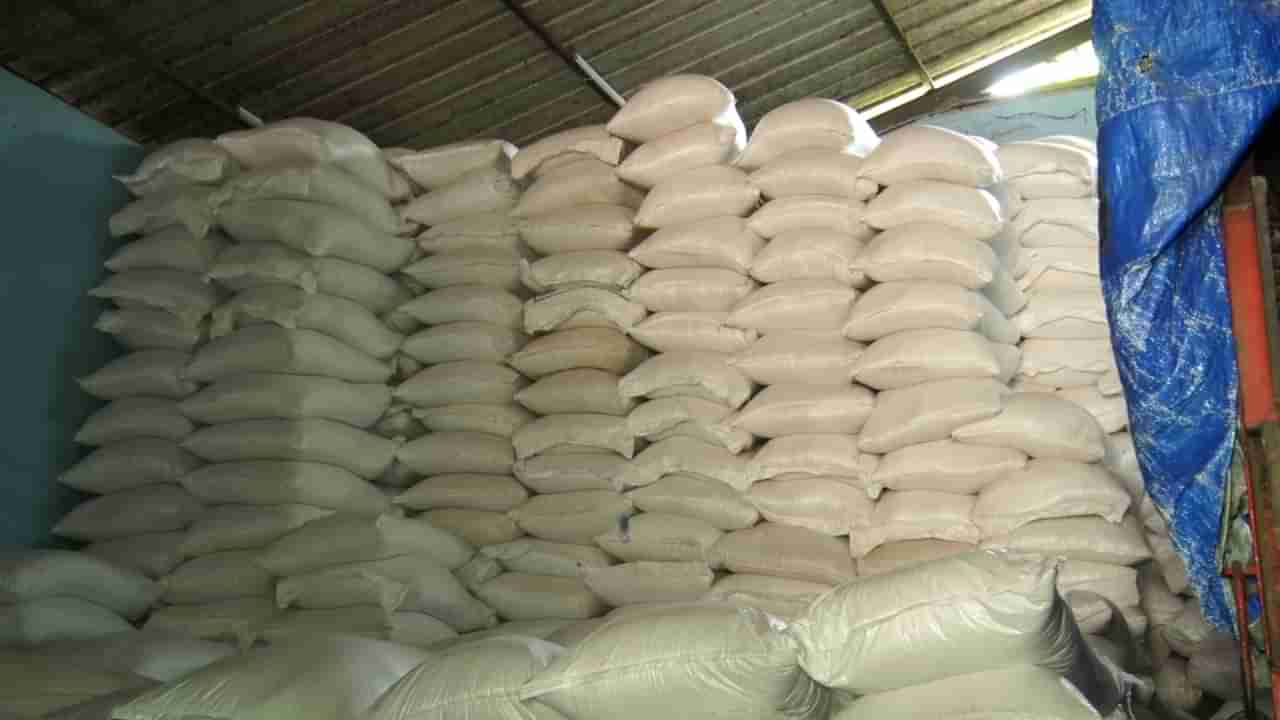 ಅನ್ಯಭಾಗ್ಯ ಅಕ್ಕಿ ಪಾಲಿಶ್ ಮಾಡಿ ಬೇರೆ ಬ್ರ್ಯಾಂಡ್​ಗಳ ಹೆಸರಿನಲ್ಲಿ ಮಾರಾಟ ಶಂಕೆ: ಮಂಗಳೂರಿನಲ್ಲಿ ಮೂಟೆಗಟ್ಟಲೆ ರೇಷನ್ ಅಕ್ಕಿ ಪತ್ತೆ