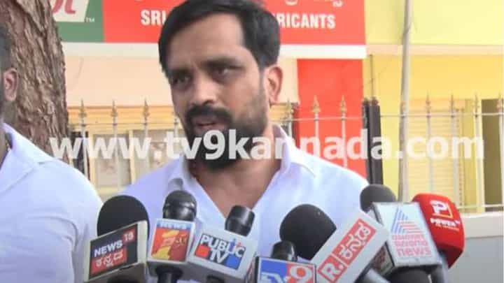 ಪ್ರಾಯಶಃ ರಕ್ಷಣೆ ಕೇಳಲು ರಾಕೀ ರೈ ಡಿಸಿಎಂ ಶಿವಕುಮಾರ್ರನ್ನು ಭೇಟಿಯಾಗಿರಬಹುದು: ರಿಕ್ಕಿ ರೈ ವಕೀಲ ಪ್ರಾಯಶಃ ರಕ್ಷಣೆ ಕೇಳಲು ರಾಕೀ ರೈ ಡಿಸಿಎಂ ಶಿವಕುಮಾರ್ರನ್ನು ಭೇಟಿಯಾಗಿರಬಹುದು: ರಿಕ್ಕಿ ರೈ ವಕೀಲ