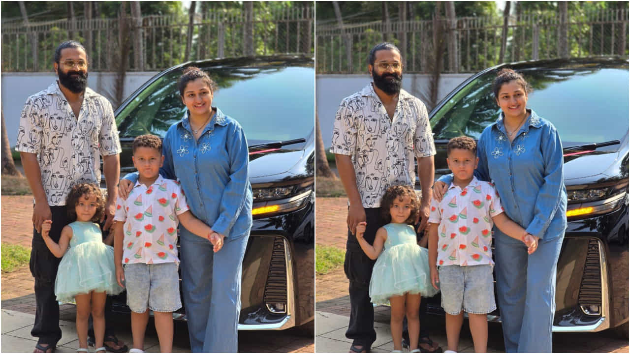 ‘ಡಿವೈನ್ ಸ್ಟಾರ್’ ರಿಷಬ್ ಶೆಟ್ಟಿ ಅವರು ಬಹುಬೇಡಿಕೆಯ ನಟ, ನಿರ್ದೇಶಕನಾಗಿ ಹೆಸರು ಮಾಡಿದ್ದಾರೆ. ‘ಕಾಂತಾರ’ ಸಿನಿಮಾ ಬ್ಲಾಕ್ ಬಸ್ಟರ್ ಆದ ಬಳಿಕ ಅವರ ಬೇಡಿಕೆ ಹೆಚ್ಚಾಯಿತು. ಅವರಿಗೆ ಕೈ ತುಂಬ ಸಂಭಾವನೆ ಸಿಗುತ್ತಿದೆ.