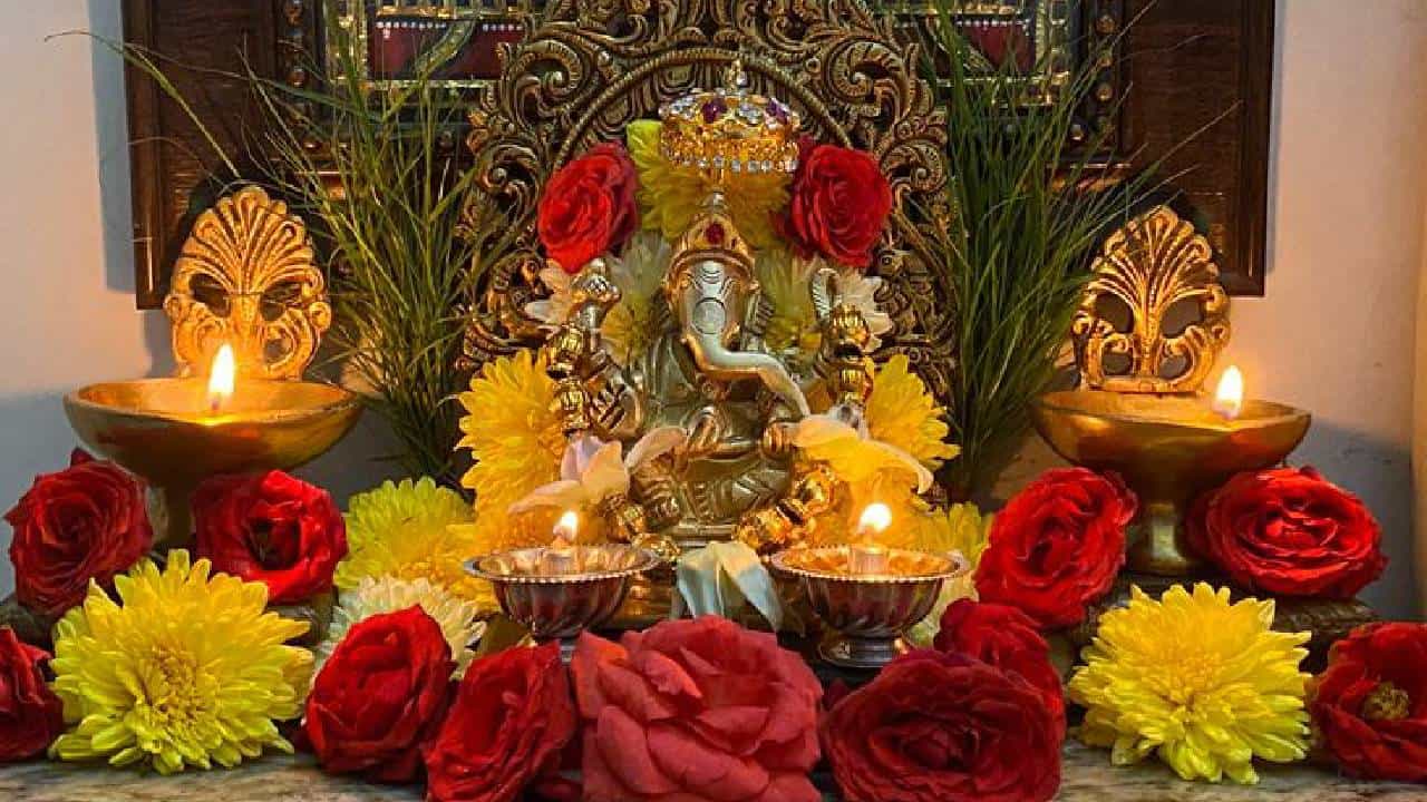 Sankashti Chaturthi 2025: ನಾಳೆ ಸಂಕಷ್ಟಿ ಚತುರ್ಥಿ, ಗಣೇಶನ ಆಶೀರ್ವಾದ ಪಡೆಯಲು ಈ ರೀತಿ ಮಾಡಿ Sankashti Chaturthi 2025: ನಾಳೆ ಸಂಕಷ್ಟಿ ಚತುರ್ಥಿ, ಗಣೇಶನ ಆಶೀರ್ವಾದ ಪಡೆಯಲು ಈ ರೀತಿ ಮಾಡಿ