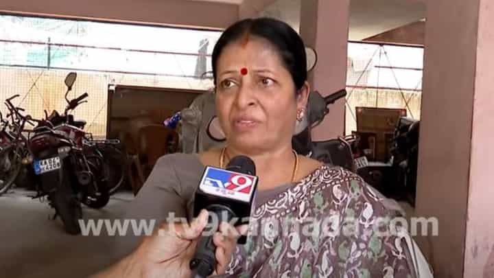 ಬ್ಯಾಂಕ್ ಜನಾರ್ಧನ ನಾಟಕ-ಸಿನಿಮಾ-ಬ್ಯಾಂಕ್ ಅಂತ ತುಂಬಾ ಹೆಣಗಾಡುತ್ತಿದ್ದರು: ಭಾಗ್ಯಶ್ರೀ, ಹಿರಿಯ ಕಲಾವಿದೆ ಬ್ಯಾಂಕ್ ಜನಾರ್ಧನ ನಾಟಕ-ಸಿನಿಮಾ-ಬ್ಯಾಂಕ್ ಅಂತ ತುಂಬಾ ಹೆಣಗಾಡುತ್ತಿದ್ದರು: ಭಾಗ್ಯಶ್ರೀ, ಹಿರಿಯ ಕಲಾವಿದೆ