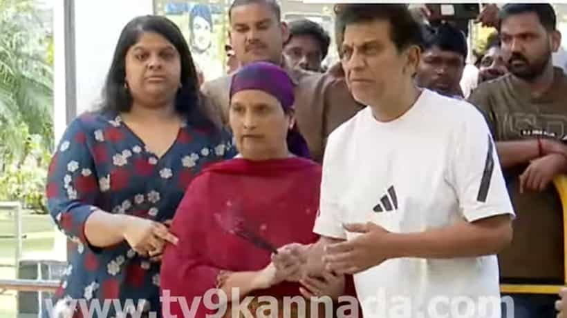 ಅಣ್ಣಾವ್ರ ಸಮಾಧಿಗೆ ಪೂಜೆ ಮಾಡಿದ ನಟ ಶಿವರಾಜ್ ಕುಮಾರ್
