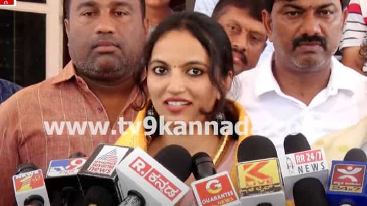 ಶಿವಮೊಗ್ಗದ ಮೇಘನಾಗೆ ಐಎಎಸ್ ಕ್ರ್ಯಾಕ್ ಮಾಡಲು ಕೆಎಸ್ ಈಶ್ವರಪ್ಪರ ಉತ್ತೇಜನ ಕೂಡ ನೆರವಾಯಿತು ಶಿವಮೊಗ್ಗದ ಮೇಘನಾಗೆ ಐಎಎಸ್ ಕ್ರ್ಯಾಕ್ ಮಾಡಲು ಕೆಎಸ್ ಈಶ್ವರಪ್ಪರ ಉತ್ತೇಜನ ಕೂಡ ನೆರವಾಯಿತು