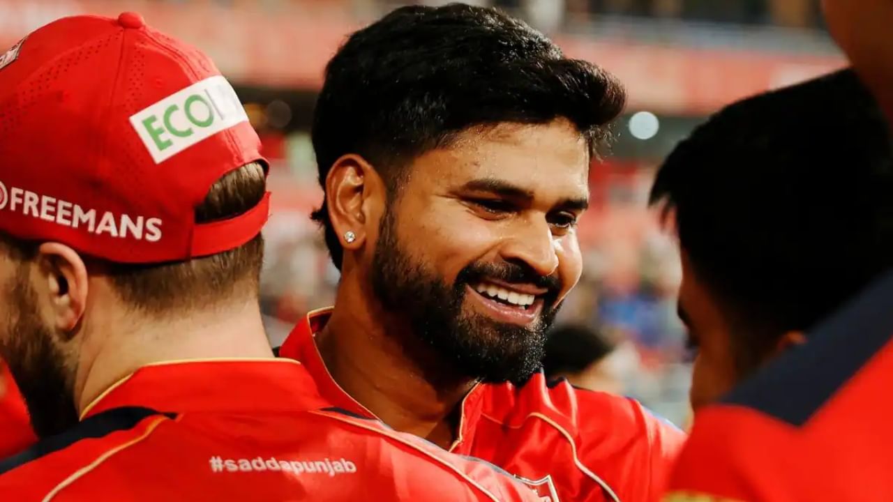 ಐಪಿಎಲ್ 2025 ರಲ್ಲಿ ಶ್ರೇಯಸ್ ಅಯ್ಯರ್ ಪಂದ್ಯಶ್ರೇಷ್ಠ ಪ್ರಶಸ್ತಿಯನ್ನು ಗೆಲ್ಲದ ತಮ್ಮ 4 ವರ್ಷಗಳ ಕಾಯುವಿಕೆಯನ್ನು ಕೊನೆಗೊಳಿಸಿದರು. ಕಳೆದ ಬಾರಿ ತನ್ನ ನಾಯಕತ್ವದಲ್ಲಿ ಕೋಲ್ಕತ್ತಾ ನೈಟ್ ರೈಡರ್ಸ್ ತಂಡವನ್ನು ಚಾಂಪಿಯನ್ ಮಾಡಿದ್ದರಾದರೂ ಅಯ್ಯರ್ಗೆ ಪಂದ್ಯ ಶ್ರೇಷ್ಠ ಸಿಕ್ಕಿರಲಿಲ್ಲ. ಆದರೀಗ ಪಂಜಾಬ್ ಕಿಂಗ್ಸ್ ತಂಡದ ನಾಯಕತ್ವವಹಿಸಿಕೊಂಡ ಬಳಿಕ ಅಮೋಘ ಪ್ರದರ್ಶನ ನೀಡುತ್ತಿದ್ದಾರೆ.