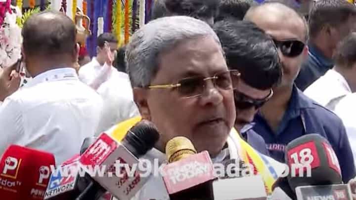 ಗುರುವಾರದ ಸಂಪುಟ ಸಭೆಯಲ್ಲಿ ಜಾತಿ ಗಣತಿ ವರದಿಯನ್ನು ಚರ್ಚಿಸಲಾಗುವುದು: ಸಿದ್ದರಾಮಯ್ಯ, ಸಿಎಂ ಗುರುವಾರದ ಸಂಪುಟ ಸಭೆಯಲ್ಲಿ ಜಾತಿ ಗಣತಿ ವರದಿಯನ್ನು ಚರ್ಚಿಸಲಾಗುವುದು: ಸಿದ್ದರಾಮಯ್ಯ, ಸಿಎಂ