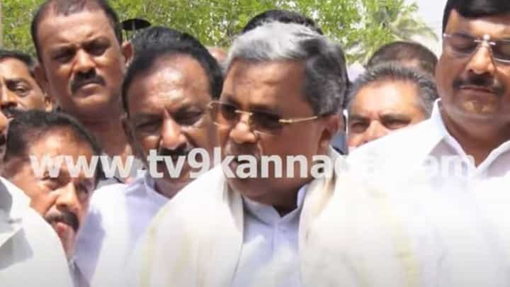 ಪಾಕಿಸ್ತಾನದ ಜೊತೆ ಯುದ್ಧ ಮಾಡುವ ಅನಿವಾರ್ಯತೆ ಇಲ್ಲ, ನಾನು ಯುದ್ಧದ ಪರ ಅಲ್ಲ: ಸಿದ್ದರಾಮಯ್ಯ ಪಾಕಿಸ್ತಾನದ ಜೊತೆ ಯುದ್ಧ ಮಾಡುವ ಅನಿವಾರ್ಯತೆ ಇಲ್ಲ, ನಾನು ಯುದ್ಧದ ಪರ ಅಲ್ಲ: ಸಿದ್ದರಾಮಯ್ಯ