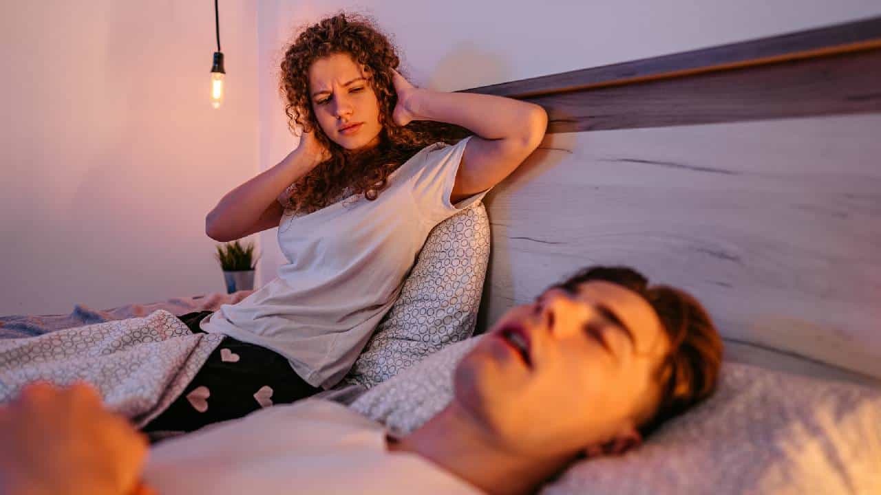 Sleep Talking: ನಿಮ್ಗೂ ನಿದ್ರೆಯಲ್ಲಿ ಮಾತನಾಡುವ ಅಭ್ಯಾಸ ಇದ್ಯಾ? ಇದು ಯಾವುದಾದರೂ ರೋಗದ ಲಕ್ಷಣವೇ ತಿಳಿಯಿರಿ
