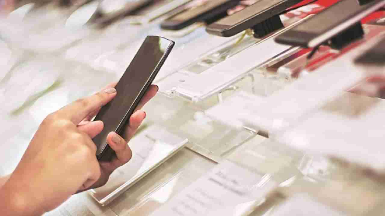 Smartphone Exports: ಭಾರತ ಹೊಸ ಮೈಲಿಗಲ್ಲು; ಒಂದು ವರ್ಷದಲ್ಲಿ 2 ಲಕ್ಷ ಕೋಟಿ ರೂ ಮೌಲ್ಯದ ಸ್ಮಾರ್ಟ್ಫೋನ್ ರಫ್ತು