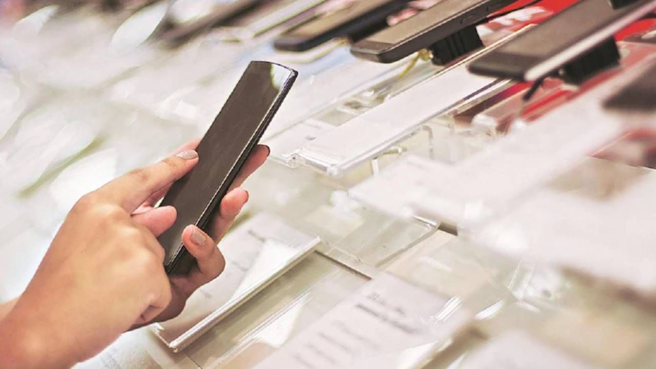 Smartphone Exports: ಭಾರತ ಹೊಸ ಮೈಲಿಗಲ್ಲು; ಒಂದು ವರ್ಷದಲ್ಲಿ 2 ಲಕ್ಷ ಕೋಟಿ ರೂ ಮೌಲ್ಯದ ಸ್ಮಾರ್ಟ್​​ಫೋನ್ ರಫ್ತು