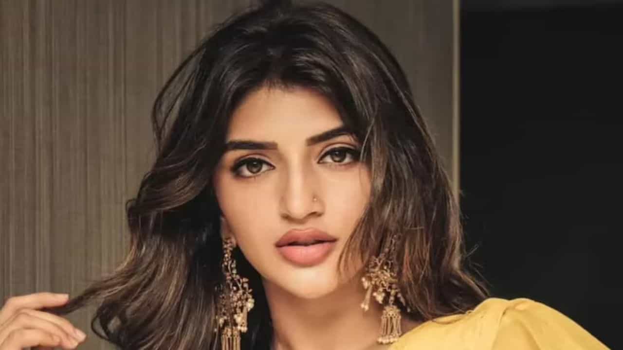ಭೇಷ್, ಭೇಷ್ ಎನ್ನುತ್ತಲೇ ದೂರ ತಳ್ಳಿದ ಬಾಲಿವುಡ್, ಸಿನಿಮಾದಿಂದ ಶ್ರೀಲೀಲಾ ಹೊರಕ್ಕೆ ಭೇಷ್, ಭೇಷ್ ಎನ್ನುತ್ತಲೇ ದೂರ ತಳ್ಳಿದ ಬಾಲಿವುಡ್, ಸಿನಿಮಾದಿಂದ ಶ್ರೀಲೀಲಾ ಹೊರಕ್ಕೆ