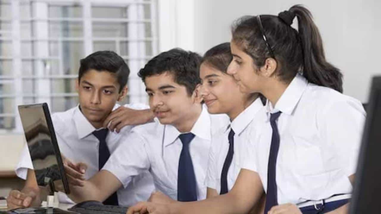 SSLC Result 2025: ಮೇ ಮೊದಲ ವಾರದಲ್ಲಿ SSLC ಪರೀಕ್ಷೆ ಫಲಿತಾಂಶ ಪ್ರಕಟ, ನೋಡುವುದು ಹೇಗೆ? ಇಲ್ಲಿದೆ ವಿವರ SSLC Result 2025: ಮೇ ಮೊದಲ ವಾರದಲ್ಲಿ SSLC ಪರೀಕ್ಷೆ ಫಲಿತಾಂಶ ಪ್ರಕಟ, ನೋಡುವುದು ಹೇಗೆ? ಇಲ್ಲಿದೆ ವಿವರ
