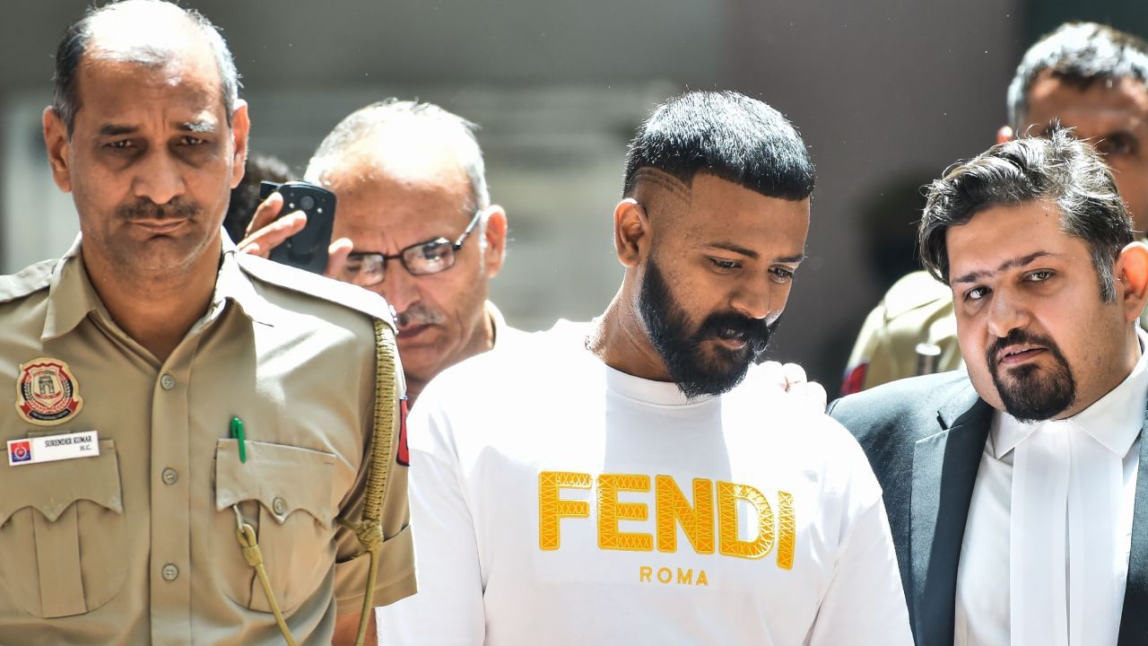 ಮಹಾ ವಂಚಕ ಸುಖೇಶ್ ಕುರಿತ ಡಾಕ್ಯುಮೆಂಟರಿ, ನಟಿಯಿಂದ ತಕರಾರು? ಮಹಾ ವಂಚಕ ಸುಖೇಶ್ ಕುರಿತ ಡಾಕ್ಯುಮೆಂಟರಿ, ನಟಿಯಿಂದ ತಕರಾರು?