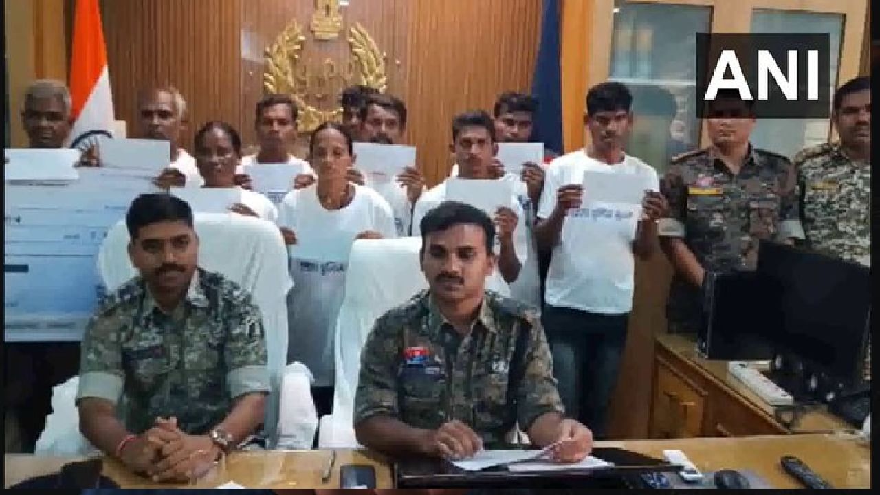 ಛತ್ತೀಸ್‌ಗಢದ ಸುಕ್ಮಾ ಜಿಲ್ಲೆಯಲ್ಲಿ ಭದ್ರತಾ ಪಡೆಗಳೆದುರು 33 ನಕ್ಸಲರ ಶರಣಾಗತಿ