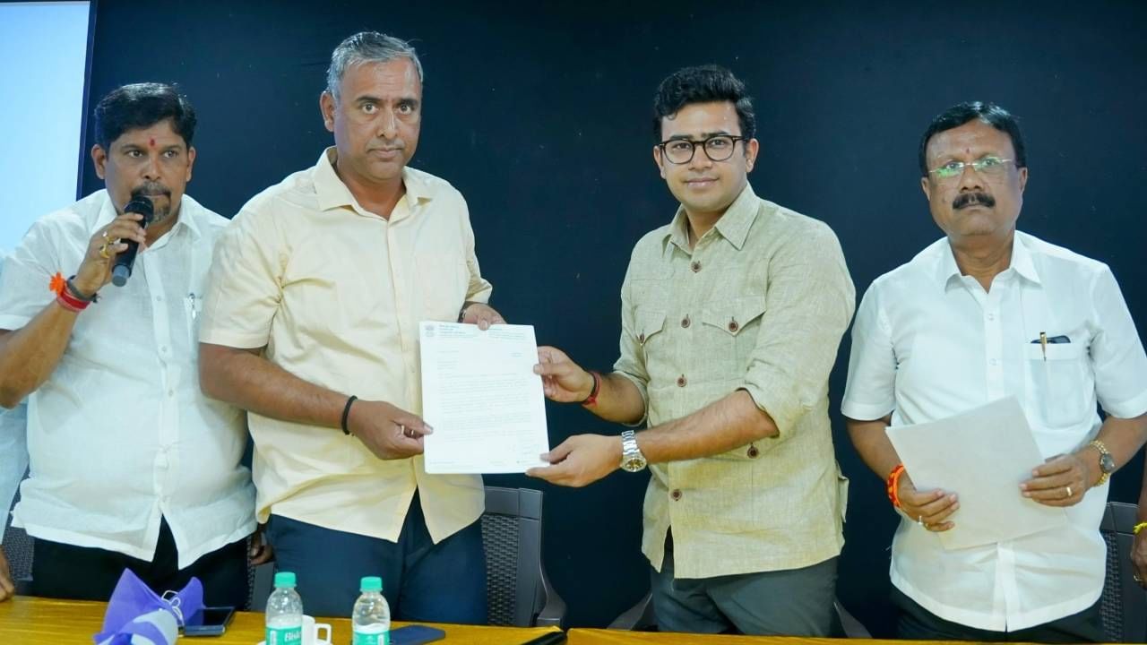 ನಮ್ಮ ಮೆಟ್ರೋ ಟಿಕೆಟ್ ದರ ಏರಿಕೆ: ಸಮಿತ ವರದಿ ಬಹಿರಂಗಪಡಿಸುವಂತೆ ತೇಜಸ್ವಿ ಸೂರ್ಯ ಒತ್ತಾಯ ನಮ್ಮ ಮೆಟ್ರೋ ಟಿಕೆಟ್ ದರ ಏರಿಕೆ: ಸಮಿತ ವರದಿ ಬಹಿರಂಗಪಡಿಸುವಂತೆ ತೇಜಸ್ವಿ ಸೂರ್ಯ ಒತ್ತಾಯ