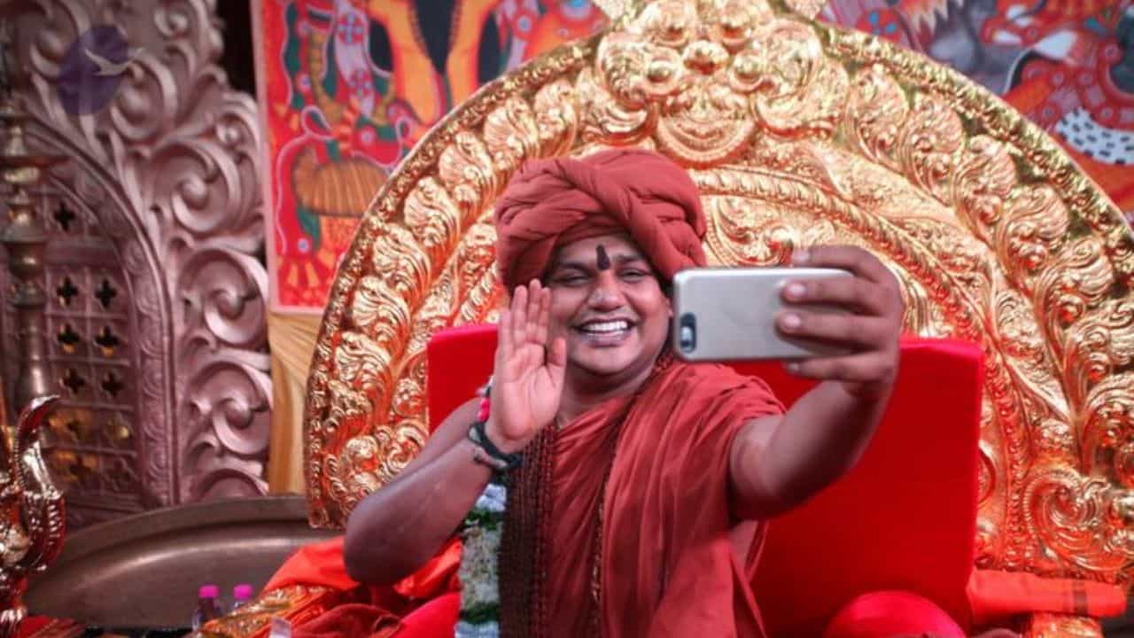 Viral: ಸ್ವಯಂ ಘೋಷಿತ ದೇವಮಾನವ ನಿತ್ಯಾನಂದ ಸ್ವಾಮಿ ನಿಧನ? ವೈರಲ್ ಆಗ್ತಿದೆ ಸಾವಿನ ವದಂತಿ Viral: ಸ್ವಯಂ ಘೋಷಿತ ದೇವಮಾನವ ನಿತ್ಯಾನಂದ ಸ್ವಾಮಿ ನಿಧನ? ವೈರಲ್ ಆಗ್ತಿದೆ ಸಾವಿನ ವದಂತಿ