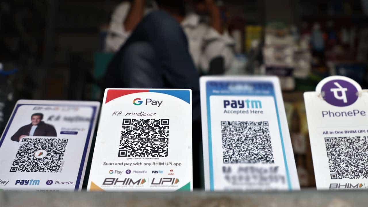 UPI payment: ವ್ಯಾಪಾರಿಗಳಿಗೆ ಹೆಚ್ಚು ಯುಪಿಐ ವಹಿವಾಟು ಅವಕಾಶ? ಎನ್ಪಿಸಿಐಗೆ ನಿರ್ಧಾರದ ಅಧಿಕಾರ ಕೊಟ್ಟ ಆರ್ಬಿಐ UPI payment: ವ್ಯಾಪಾರಿಗಳಿಗೆ ಹೆಚ್ಚು ಯುಪಿಐ ವಹಿವಾಟು ಅವಕಾಶ? ಎನ್ಪಿಸಿಐಗೆ ನಿರ್ಧಾರದ ಅಧಿಕಾರ ಕೊಟ್ಟ ಆರ್ಬಿಐ