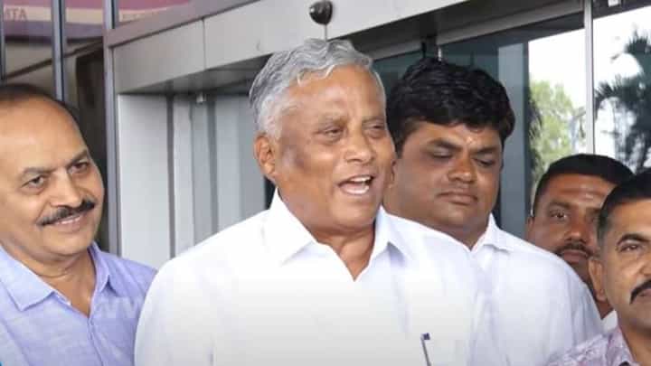 ಕುಡಿಯುವ ನೀರಿನ ಸಮಸ್ಯೆ ಪರಿಹಾರಕ್ಕಾಗಿ ರಾಜ್ಯ ಸರ್ಕಾರ ಏನನ್ನೂ ಯೋಚಿಸಿಲ್ಲ : ವಿ ಸೋಮಣ್ಣ ಕುಡಿಯುವ ನೀರಿನ ಸಮಸ್ಯೆ ಪರಿಹಾರಕ್ಕಾಗಿ ರಾಜ್ಯ ಸರ್ಕಾರ ಏನನ್ನೂ ಯೋಚಿಸಿಲ್ಲ : ವಿ ಸೋಮಣ್ಣ