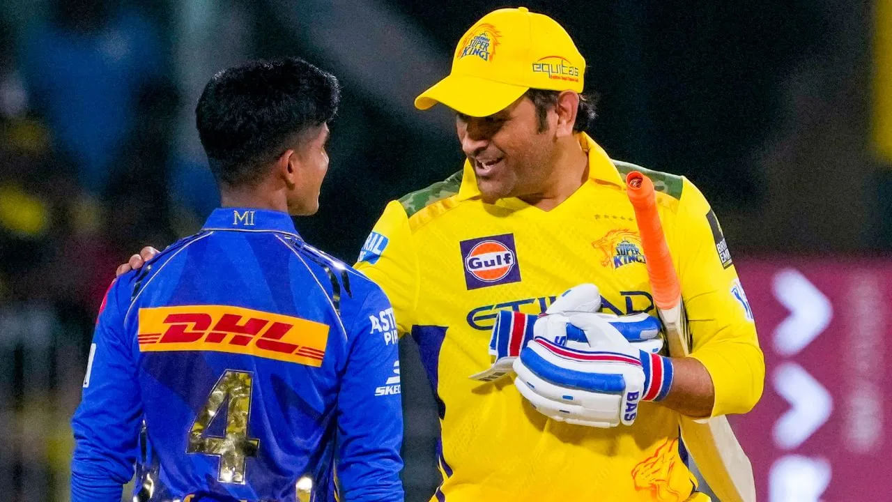 ಸ್ವತಃ ಚೆನ್ನೈ ಸೂಪರ್ ಕಿಂಗ್ಸ್ ನಾಯಕ ಎಂಎಸ್ ಧೋನಿ ಕೂಡ ವಿಘ್ನೇಶ್ ಪುತ್ತೂರು ಅವರ ಬೌಲಿಂಗ್‌ನಿಂದ ತುಂಬಾ ಪ್ರಭಾವಿತರಾಗಿದ್ದರು. ಪಂದ್ಯದ ನಂತರ, ಧೋನಿ ವಿಘ್ನೇಶ್ ಅವರ ಬಳಿಗೆ ಹೋಗಿ ಅವರನ್ನು ಹೊಗಳಿದ್ದರು. ಆದರೀಗ ಗಾಯಗೊಂಡಿರುವ ವಿಘ್ನೇಶ್ ಇದೀಗ ತನ್ನ ಪ್ರತಿಭೆ ತೋರುವ ಮುಂಚೆಯೇ ಲೀಗ್​ನಿಂದ ಹೊರಬಿದಿದ್ದಾರೆ.
