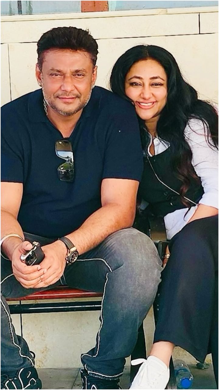 ದರ್ಶನ್ ಜೊತೆ ವಿಜಯಲಕ್ಷ್ಮೀ ಅವರು ಸಮಯ ಕಳೆಯುತ್ತಿದ್ದಾರೆ. ಇಬ್ಬರೂ ಒಟ್ಟಾಗಿದ್ದಾರೆ.