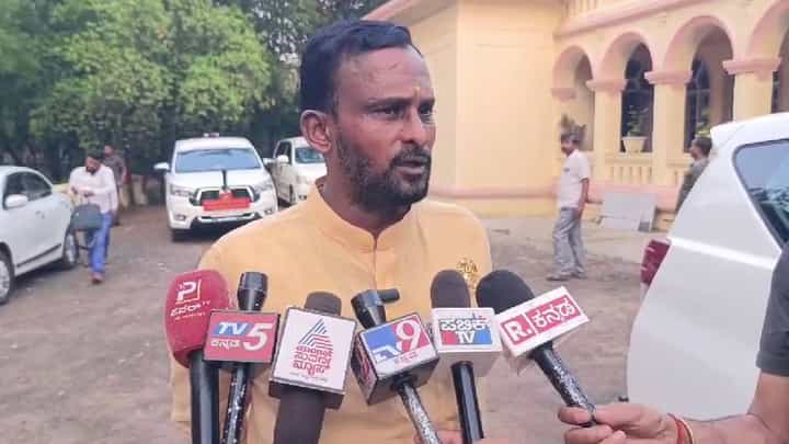 ಕೂಡಲಸಂಗಮ ಪಂಚಮಸಾಲಿ ಪೀಠಾಧಿಪತಿ ಬದಲಾವಣೆ ಸುಳಿವು ನೀಡಿದ: ಕಾಶಪ್ಪನವರ್ ಕೂಡಲಸಂಗಮ ಪಂಚಮಸಾಲಿ ಪೀಠಾಧಿಪತಿ ಬದಲಾವಣೆ ಸುಳಿವು ನೀಡಿದ: ಕಾಶಪ್ಪನವರ್