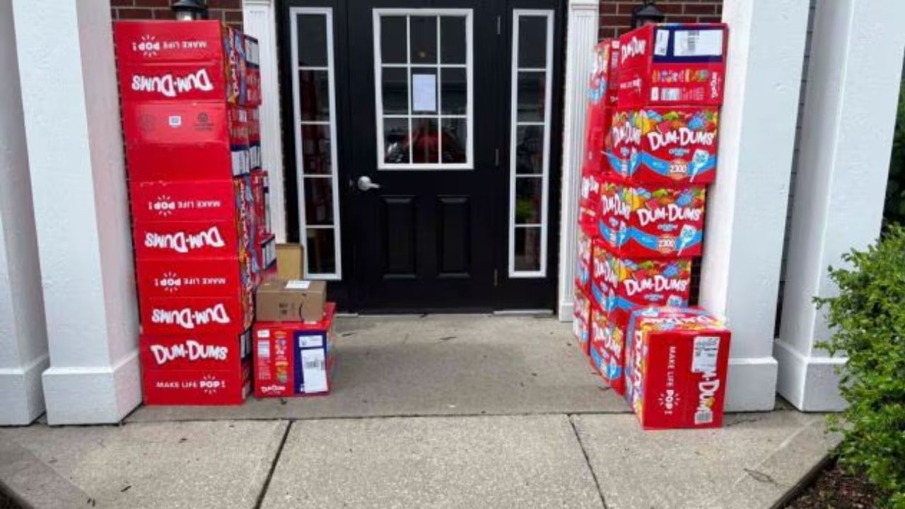 70,000 Lollipops On Amazon In America (1)