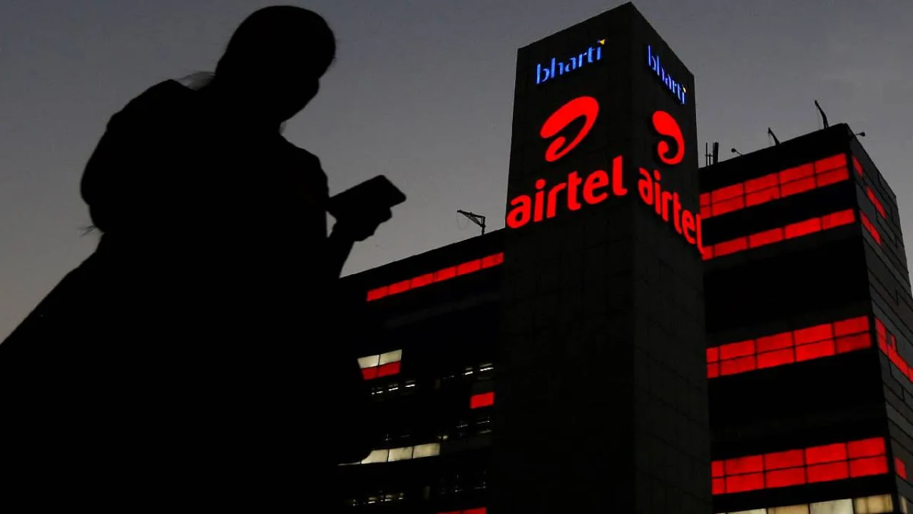 Airtel Plan: ಏರ್ಟೆಲ್ನಿಂದ ಬಂಪರ್ ಪ್ಲ್ಯಾನ್: ಇನ್ನುಂದೆ ಫಾರಿನ್ ಟ್ರಿಪ್ ಹೋದ್ರು ಟೆನ್ಶನ್ ಇರಲ್ಲ Airtel Plan: ಏರ್ಟೆಲ್ನಿಂದ ಬಂಪರ್ ಪ್ಲ್ಯಾನ್: ಇನ್ನುಂದೆ ಫಾರಿನ್ ಟ್ರಿಪ್ ಹೋದ್ರು ಟೆನ್ಶನ್ ಇರಲ್ಲ