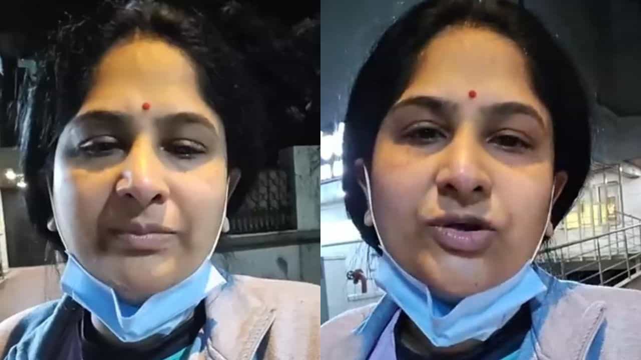 ಕೈಮುಗಿದು ಕೇಳಿಕೊಳ್ಳುತ್ತಿದ್ದೇನೆ, ಆಸ್ಪತ್ರೆಗೆ ವಯಸ್ಸಾದವರನ್ನು ಒಬ್ಬರನ್ನೇ ಕಳಿಸಬೇಡಿ, ಕಣ್ಣೀರು ಹಾಕಿದ ಖ್ಯಾತ ನಿರೂಪಕಿ ಕೈಮುಗಿದು ಕೇಳಿಕೊಳ್ಳುತ್ತಿದ್ದೇನೆ, ಆಸ್ಪತ್ರೆಗೆ ವಯಸ್ಸಾದವರನ್ನು ಒಬ್ಬರನ್ನೇ ಕಳಿಸಬೇಡಿ, ಕಣ್ಣೀರು ಹಾಕಿದ ಖ್ಯಾತ ನಿರೂಪಕಿ