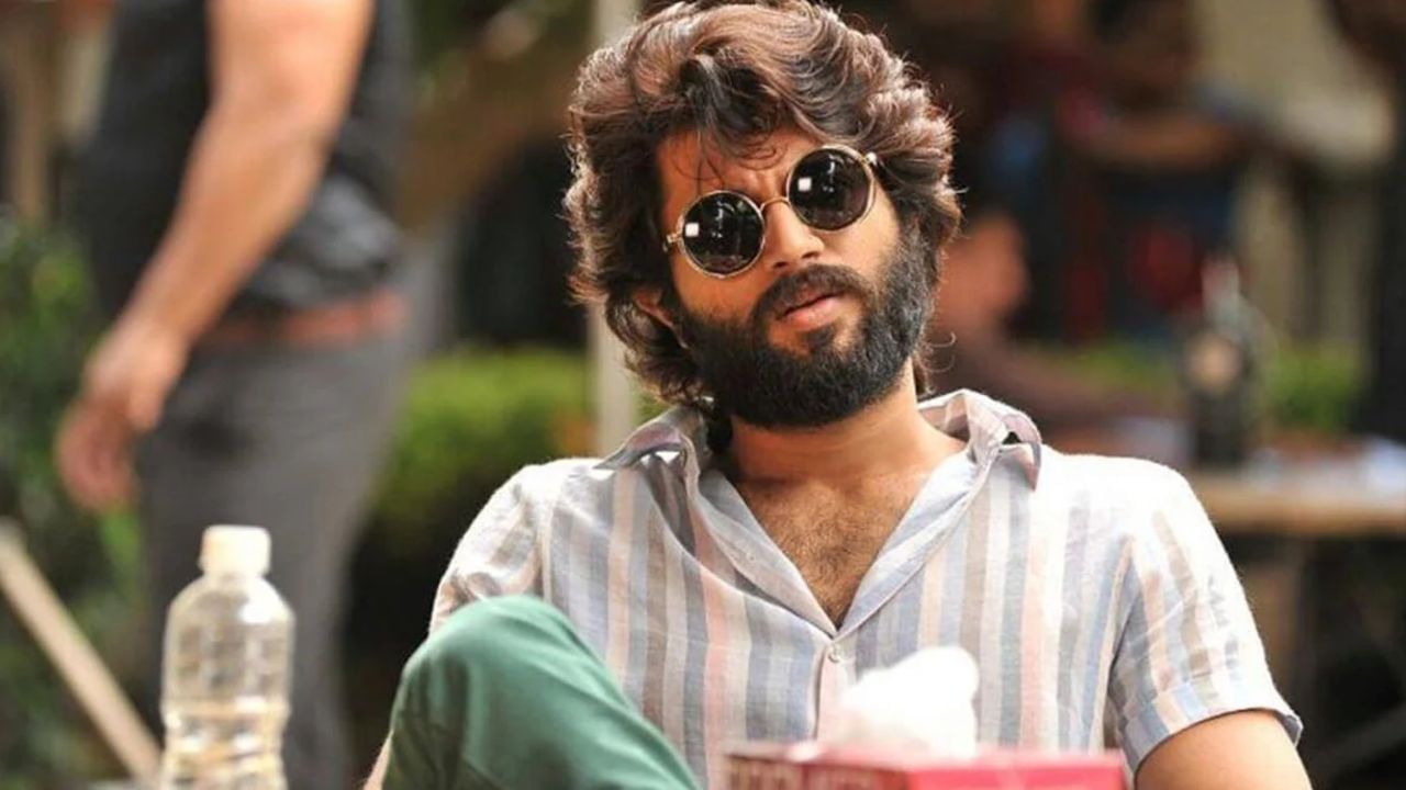 ‘ಅರ್ಜುನ್ ರೆಡ್ಡಿ’ ಸಿನಿಮಾ ಕೈಬಿಟ್ಟು ಭಾರಿ ನಷ್ಟ ಅನುಭವಿಸಿದ ಆ ಹೀರೋ ‘ಅರ್ಜುನ್ ರೆಡ್ಡಿ’ ಸಿನಿಮಾ ಕೈಬಿಟ್ಟು ಭಾರಿ ನಷ್ಟ ಅನುಭವಿಸಿದ ಆ ಹೀರೋ