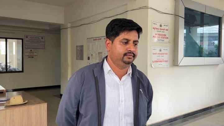 ಆನೆಕಲ್: ಯೂನಿವರ್ ಕಾಯಿನ್ ಕ್ರಿಪ್ಟೋ ಕರೆನ್ಸಿ ಹೆಸರಿನಲ್ಲಿ ಸಾವಿರಾರು ಜನರಿಗೆ ವಂಚನೆ ಆನೆಕಲ್: ಯೂನಿವರ್ ಕಾಯಿನ್ ಕ್ರಿಪ್ಟೋ ಕರೆನ್ಸಿ ಹೆಸರಿನಲ್ಲಿ ಸಾವಿರಾರು ಜನರಿಗೆ ವಂಚನೆ