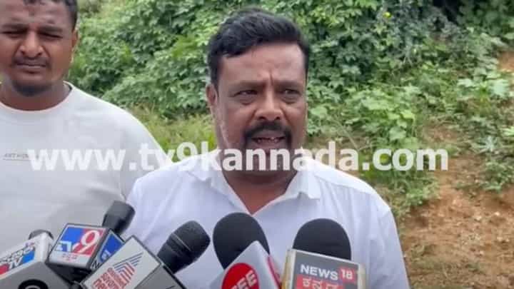 ಅಪ್ರಾಪ್ತ ಹೆಣ್ಣು ಮಕ್ಕಳ ದೇಹಗಳು ರೇಲ್ವೇ ಹಳಿಗಳ ಬಳಿ ಸಿಗುತ್ತಿರೋದು ಪೋಷಕರಲ್ಲಿ ಆತಂಕ ಮೂಡಿಸಿದೆ ಅಪ್ರಾಪ್ತ ಹೆಣ್ಣು ಮಕ್ಕಳ ದೇಹಗಳು ರೇಲ್ವೇ ಹಳಿಗಳ ಬಳಿ ಸಿಗುತ್ತಿರೋದು ಪೋಷಕರಲ್ಲಿ ಆತಂಕ ಮೂಡಿಸಿದೆ
