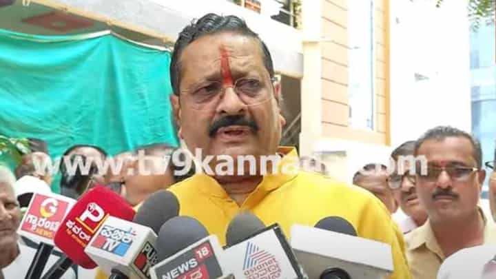 ಸಹಾಯ ಕೇಳಿ ಯಾರಲ್ಲೂ ಹೋಗಿಲ್ಲ, ಪಕ್ಷದ ವರಿಷ್ಠರು ನನ್ನ ಜೊತೆ ಸಂಪರ್ಕದಲ್ಲಿದ್ದಾರೆ: ಬಸನಗೌಡ ಯತ್ನಾಳ್ ಸಹಾಯ ಕೇಳಿ ಯಾರಲ್ಲೂ ಹೋಗಿಲ್ಲ, ಪಕ್ಷದ ವರಿಷ್ಠರು ನನ್ನ ಜೊತೆ ಸಂಪರ್ಕದಲ್ಲಿದ್ದಾರೆ: ಬಸನಗೌಡ ಯತ್ನಾಳ್