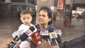 ಜಮ್ಮು-ಕಾಶ್ಮೀರದಲ್ಲಿನ ಪರಿಸ್ಥಿತಿ ವಿವರಿಸಿದ ಬೆಳಗಾವಿಯ ಯೋಧನ ಪತ್ನಿ ಜಮ್ಮು-ಕಾಶ್ಮೀರದಲ್ಲಿನ ಪರಿಸ್ಥಿತಿ ವಿವರಿಸಿದ ಬೆಳಗಾವಿಯ ಯೋಧನ ಪತ್ನಿ