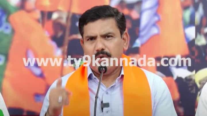 ಪ್ರಿಯಾಂಕ್ ಖರ್ಗೆ ವೃಥಾ ಟೀಕೆಗಳನ್ನು ಮಾಡದೆ ಸೇನೆ ಜೊತೆ ನಿಂತುಕೊಳ್ಳಲಿ: ಬಿವೈ ವಿಜಯೇಂದ್ರ ಪ್ರಿಯಾಂಕ್ ಖರ್ಗೆ ವೃಥಾ ಟೀಕೆಗಳನ್ನು ಮಾಡದೆ ಸೇನೆ ಜೊತೆ ನಿಂತುಕೊಳ್ಳಲಿ: ಬಿವೈ ವಿಜಯೇಂದ್ರ