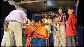 ತಾಯಿಯ ಜೊತೆಯಲ್ಲೇ ಸನ್ಮಾನ; ಇದು ಚೈತ್ರಾ ಕುಂದಾಪುರ ಪಾಲಿನ ಹೆಮ್ಮೆಯ ಕ್ಷಣ ತಾಯಿಯ ಜೊತೆಯಲ್ಲೇ ಸನ್ಮಾನ; ಇದು ಚೈತ್ರಾ ಕುಂದಾಪುರ ಪಾಲಿನ ಹೆಮ್ಮೆಯ ಕ್ಷಣ