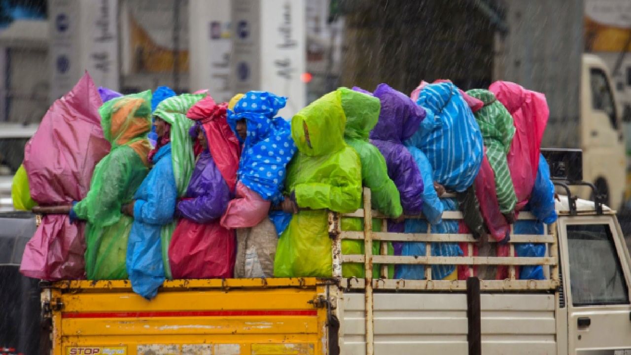 Rain Updates: ಕೇರಳಕ್ಕೆ ಮಾನ್ಸೂನ್ ಆಗಮನವಾಗುತ್ತಿದ್ದಂತೆ ಕರ್ನಾಟಕ, ಗೋವಾಗೆ ರೆಡ್ ಅಲರ್ಟ್ ಘೋಷಣೆ; ಮುಂಬೈನಲ್ಲೂ ಭಾರೀ ಮಳೆ Rain Updates: ಕೇರಳಕ್ಕೆ ಮಾನ್ಸೂನ್ ಆಗಮನವಾಗುತ್ತಿದ್ದಂತೆ ಕರ್ನಾಟಕ, ಗೋವಾಗೆ ರೆಡ್ ಅಲರ್ಟ್ ಘೋಷಣೆ; ಮುಂಬೈನಲ್ಲೂ ಭಾರೀ ಮಳೆ