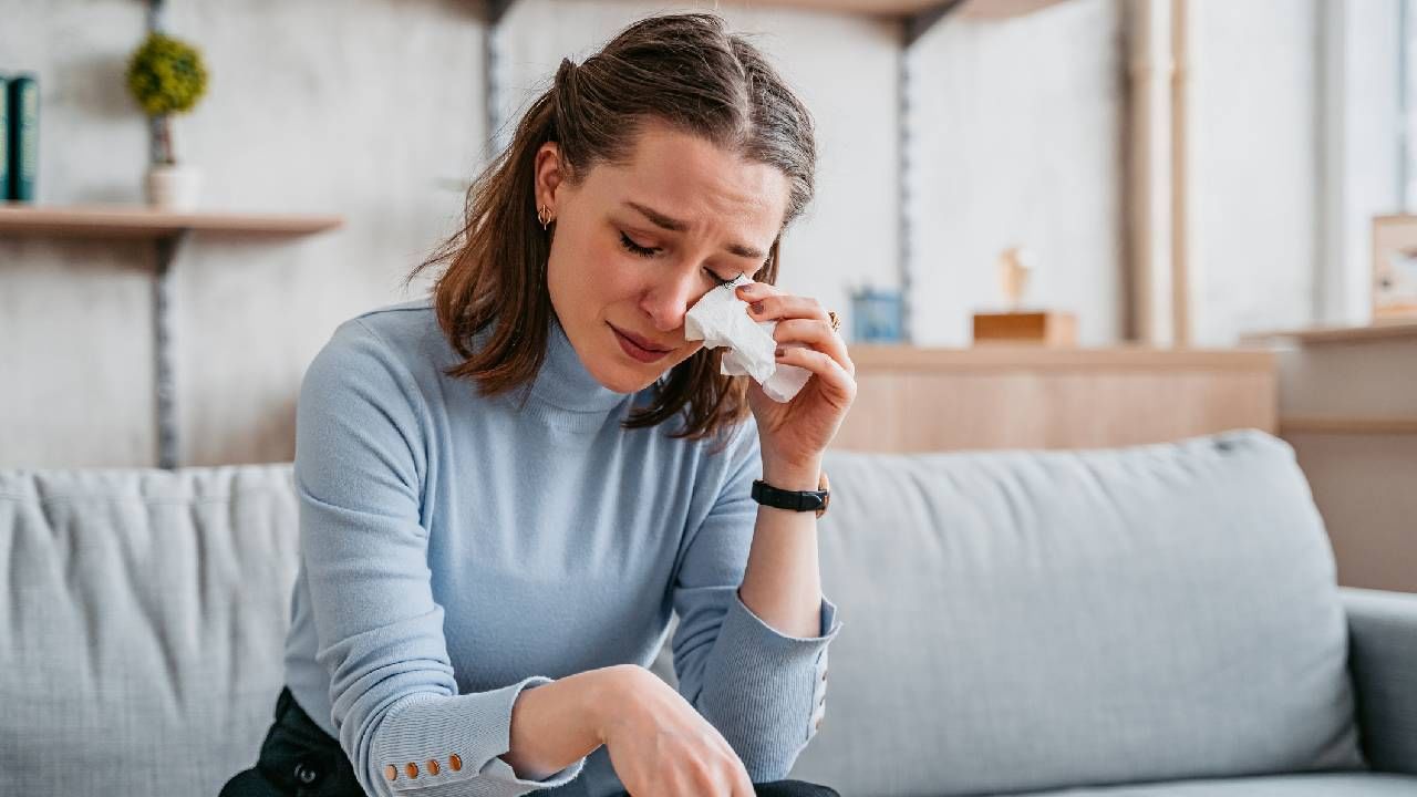 Crying Benefits: ನಕ್ಕರೆ ಮಾತ್ರವಲ್ಲ ಅಳೋದ್ರಿಂದಲೂ ಸಾಕಷ್ಟು ಪ್ರಯೋಜನವಿದೆ Crying Benefits: ನಕ್ಕರೆ ಮಾತ್ರವಲ್ಲ ಅಳೋದ್ರಿಂದಲೂ ಸಾಕಷ್ಟು ಪ್ರಯೋಜನವಿದೆ