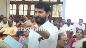 ಎರಡು ವರ್ಷಗಳಿಂದ ತಮ್ಮಯ್ಯ-ರವಿ ಮಧ್ಯೆ ಆಗಾಗ್ಗೆ ನಡೆಯುತ್ತಿದೆ ಮಾತಿನ ಕಲಹ ಎರಡು ವರ್ಷಗಳಿಂದ ತಮ್ಮಯ್ಯ-ರವಿ ಮಧ್ಯೆ ಆಗಾಗ್ಗೆ ನಡೆಯುತ್ತಿದೆ ಮಾತಿನ ಕಲಹ